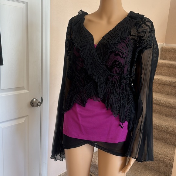 ❤️‍🩹SALE‼️75% OFF‼️ CACHE Sheer Open Front Overlapping Blouse Long Bell Sleeves - Picture 3 of 7